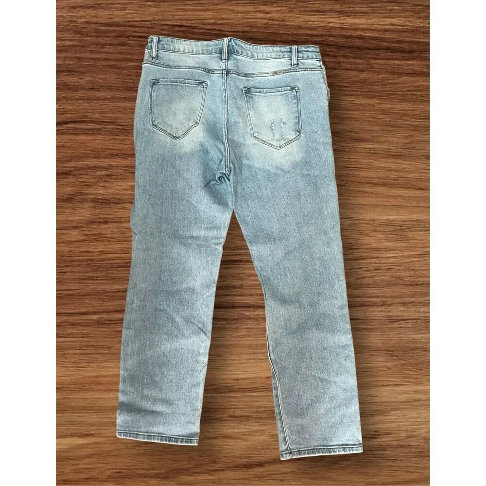 KanCan Junior’s size 15/31 Signature Estilo Relaxed Fit Distressed Jeans Light B